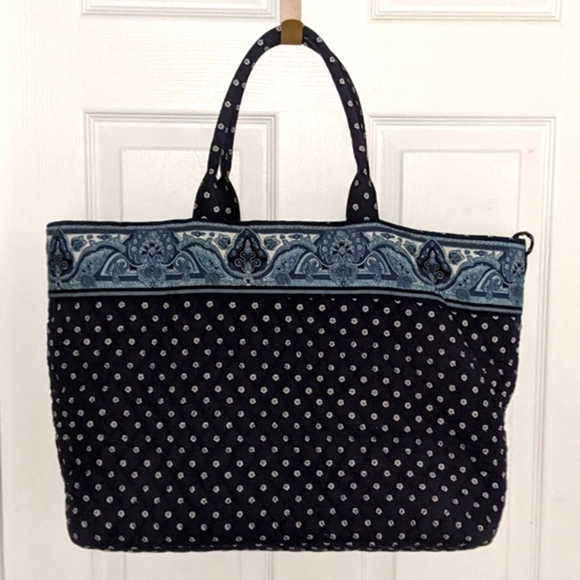Vera Bradley Large Quilted Tote! Beautiful Blue Paisley Print - Picture 6 of 7